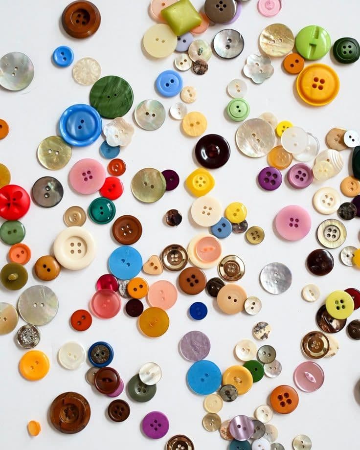 أزرار ملابس متنوعة عالية الجودة – ألوان وأحجام متعددة للجملة